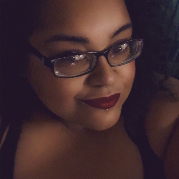 Meet your Posher, Aileen - Picture 1 of 1